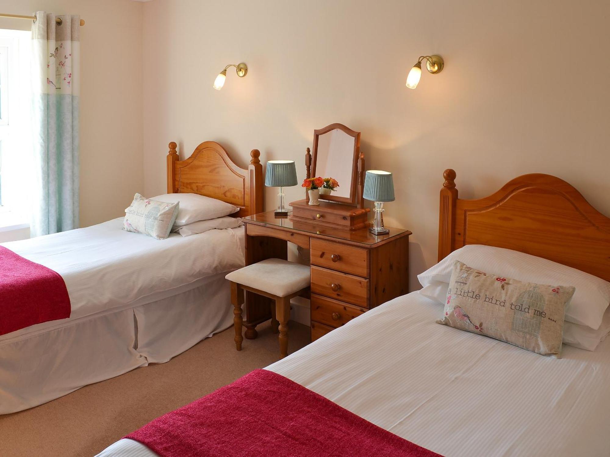 Meadow Cottage - 26912 Saint Issey エクステリア 写真